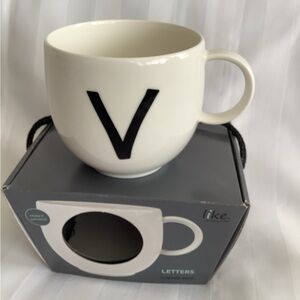 Villeroy & Boch Letter Mug - “V”